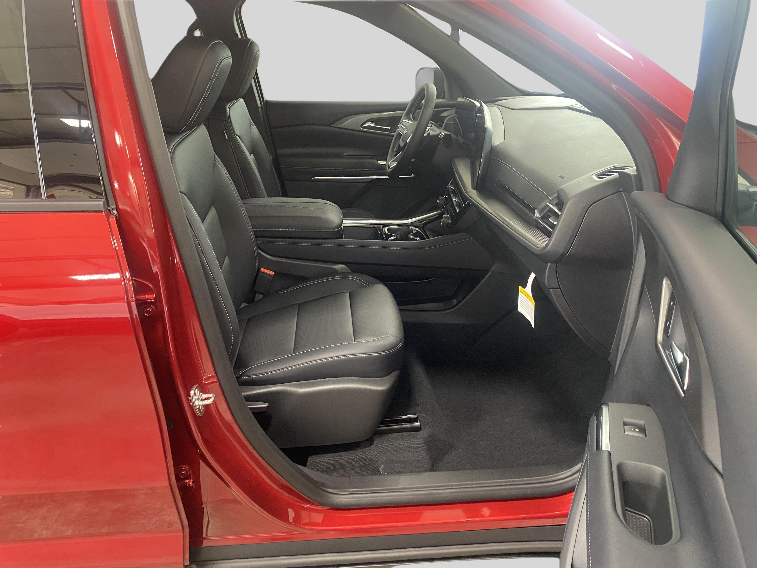 2026 Chevrolet Traverse LT - Photo 14