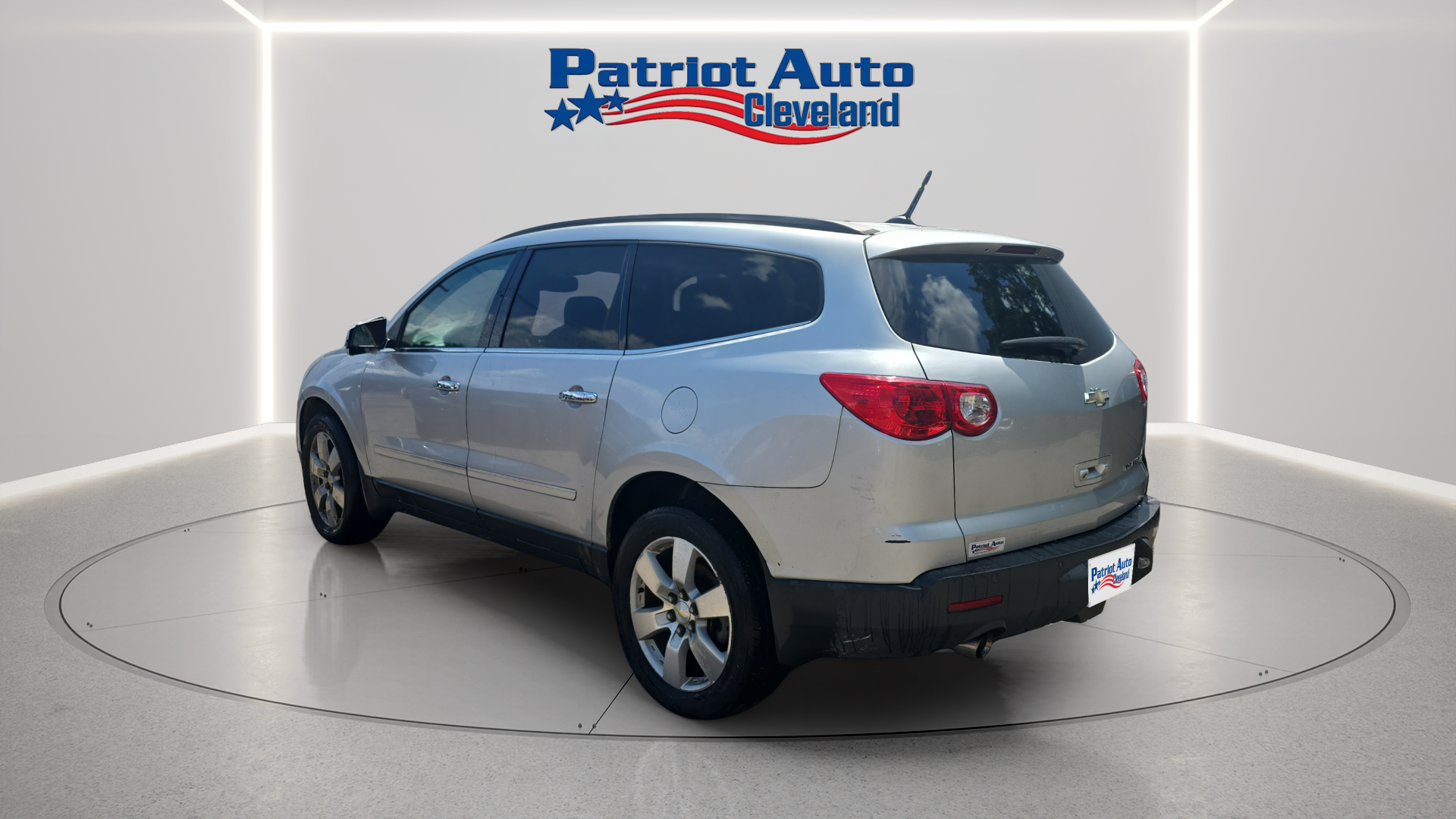 2012 Chevrolet Traverse LTZ - Image 3