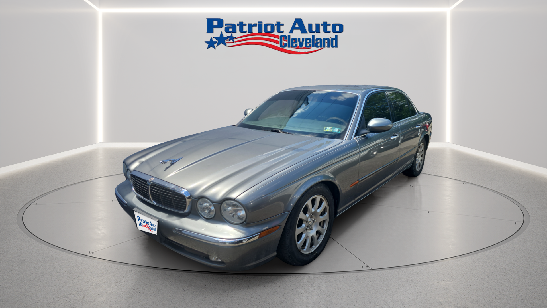 2004 Jaguar XJ XJ8's photo