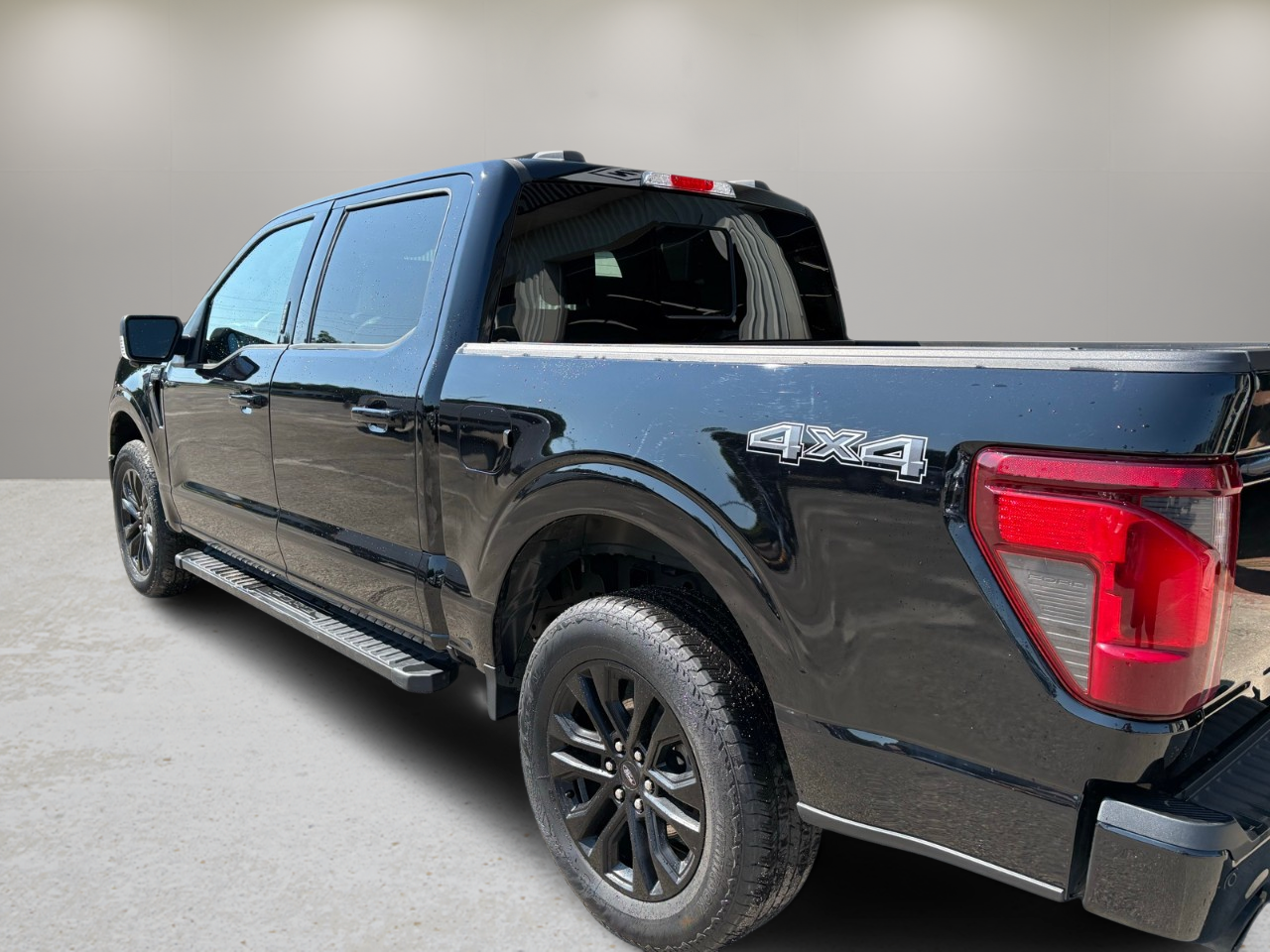 2024 FORD F-150 XLT — photo 8