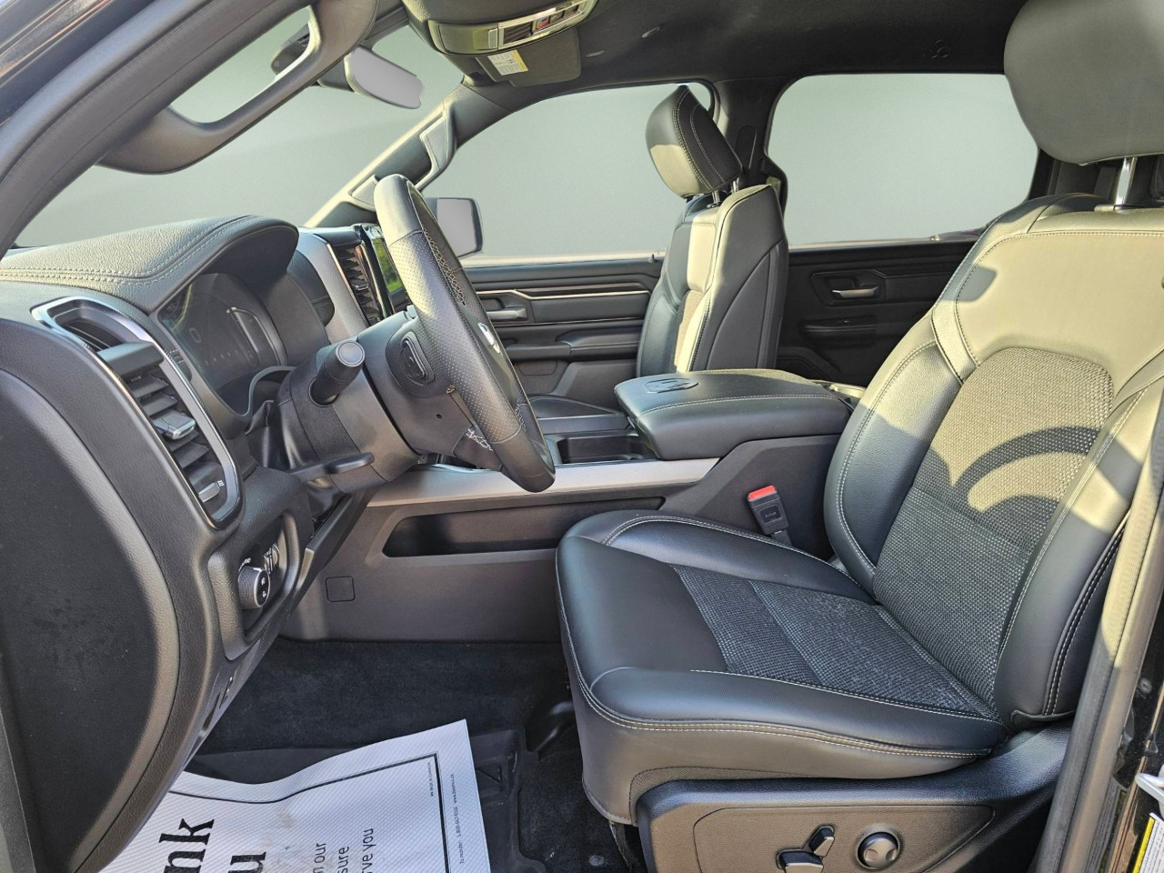2025 RAM 1500 SPORT — photo 8