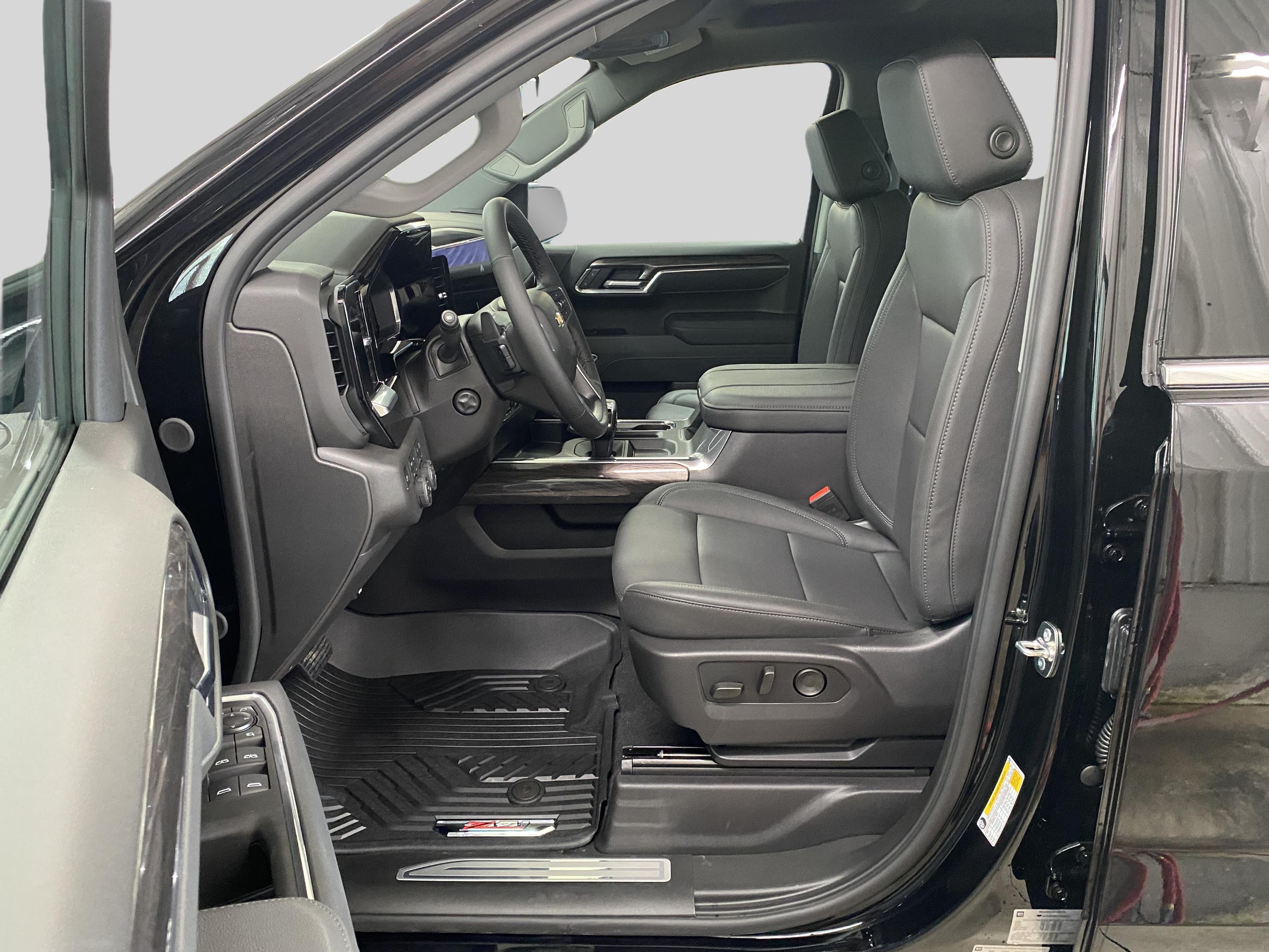 2026 Chevrolet Silverado 1500 LTZ - Photo 12