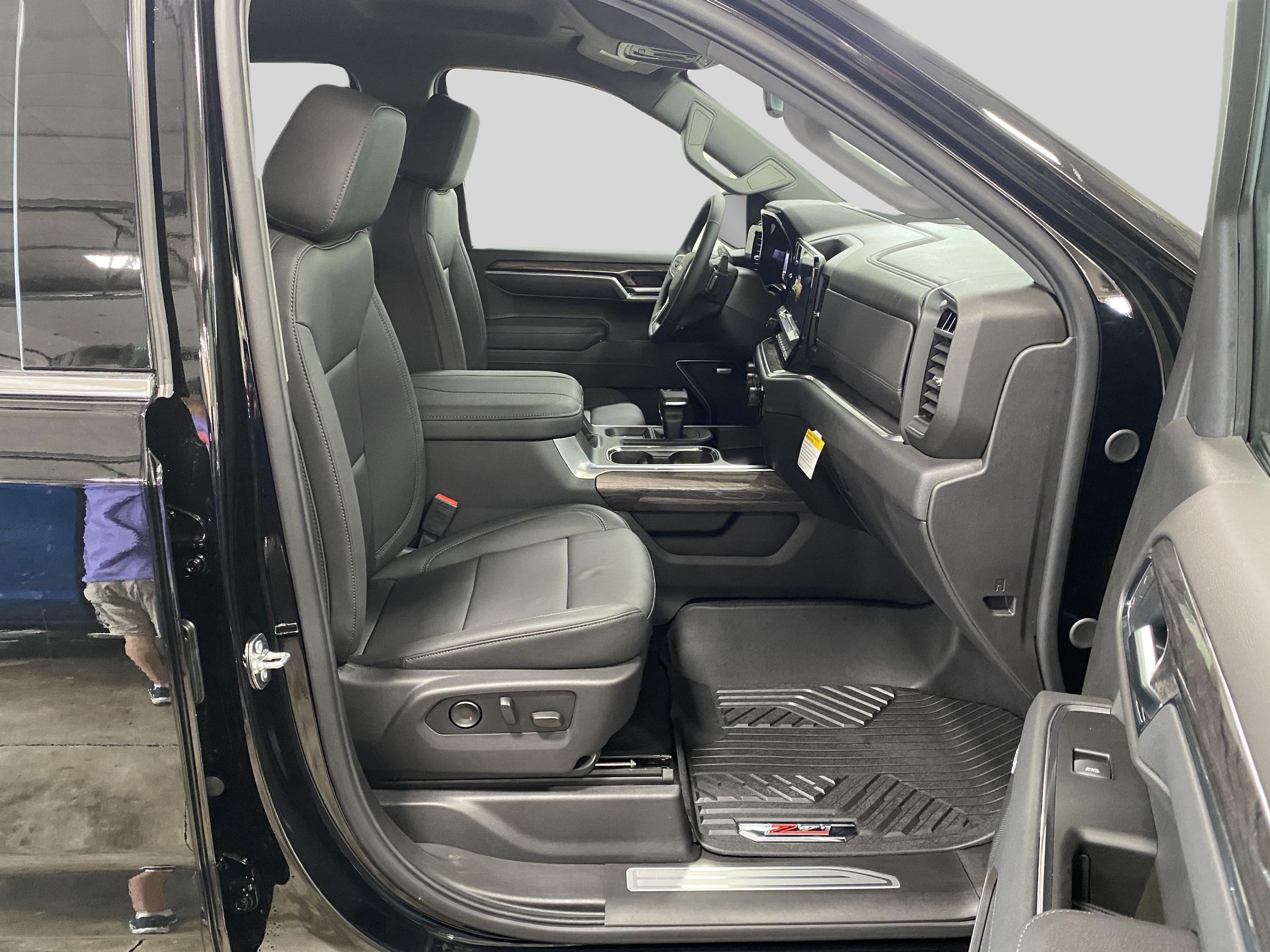 2026 Chevrolet Silverado 1500 LTZ - Photo 13
