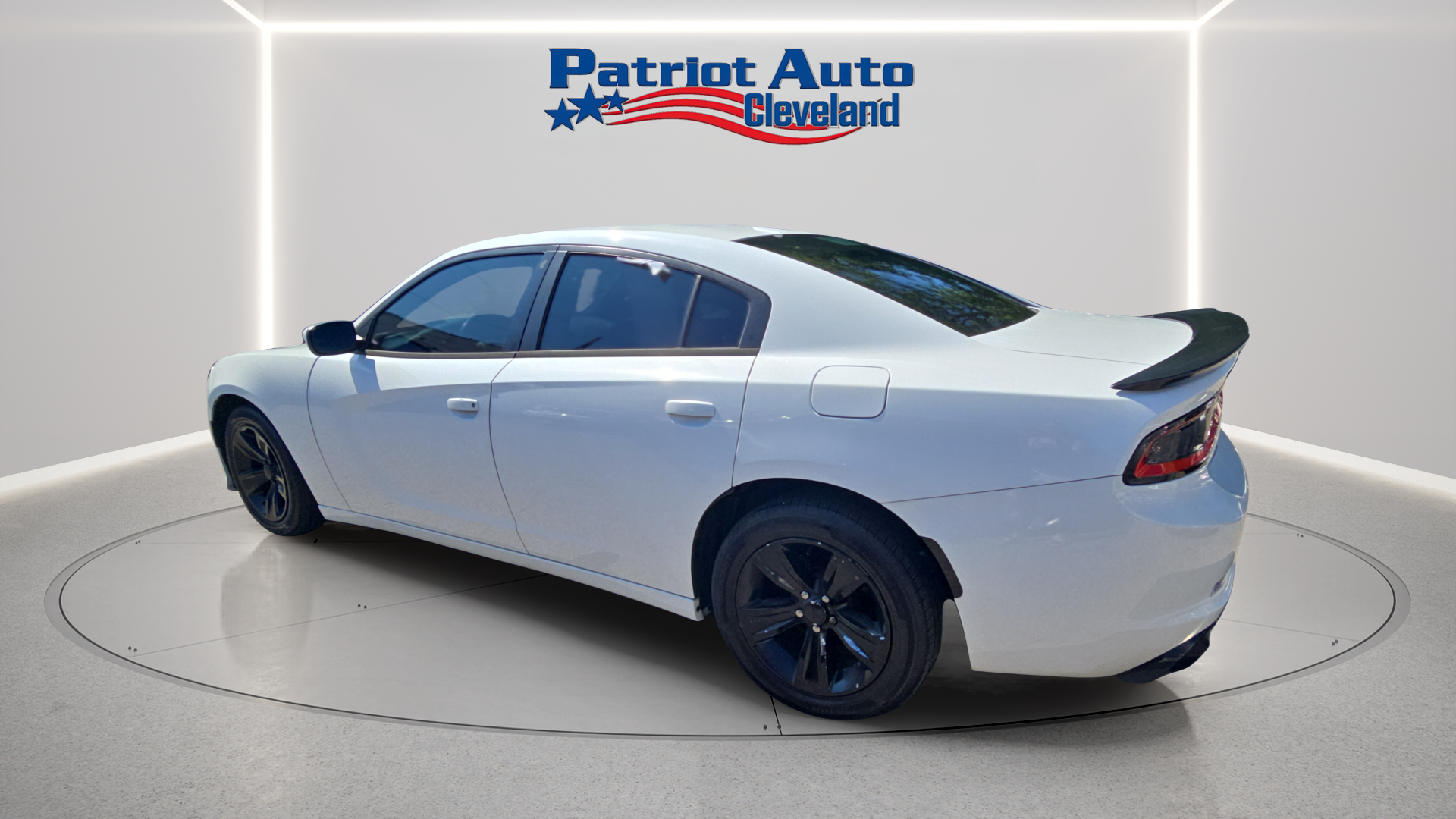 2015 Dodge Charger SXT - Image 3