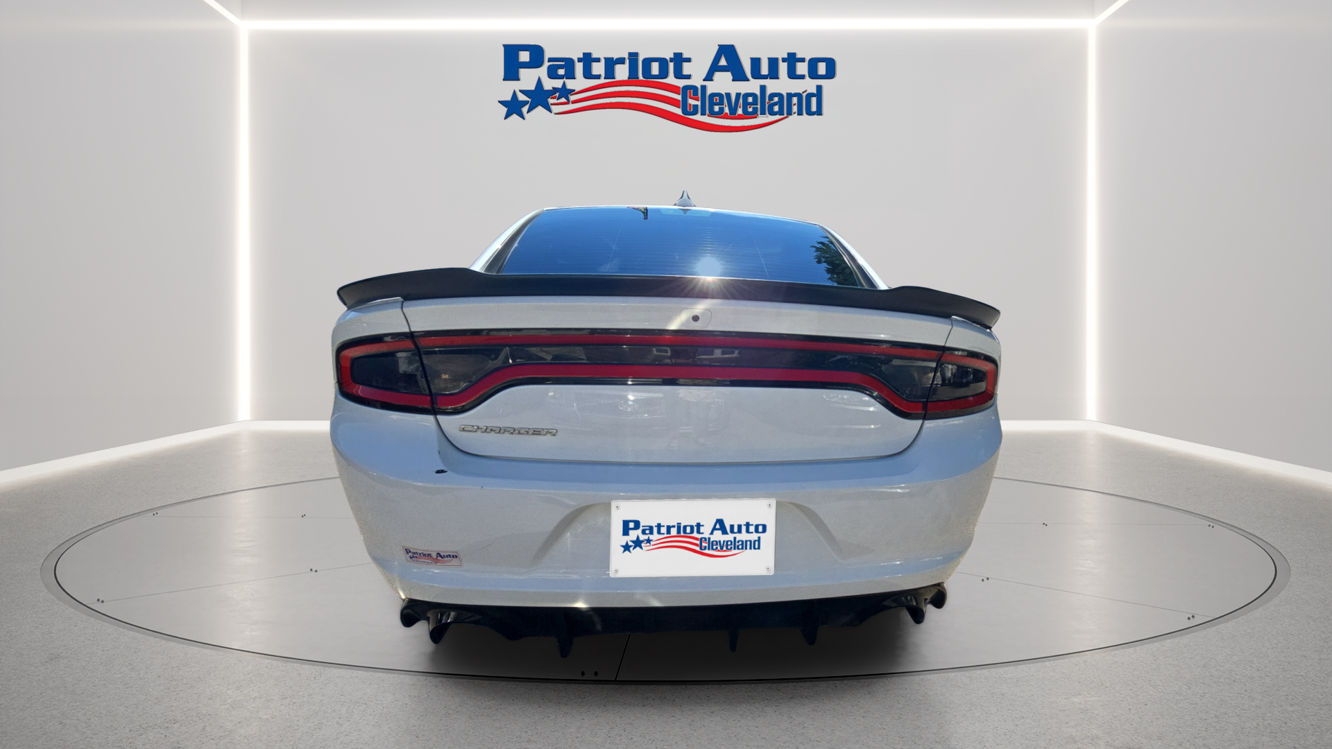 2015 Dodge Charger SXT - Image 4