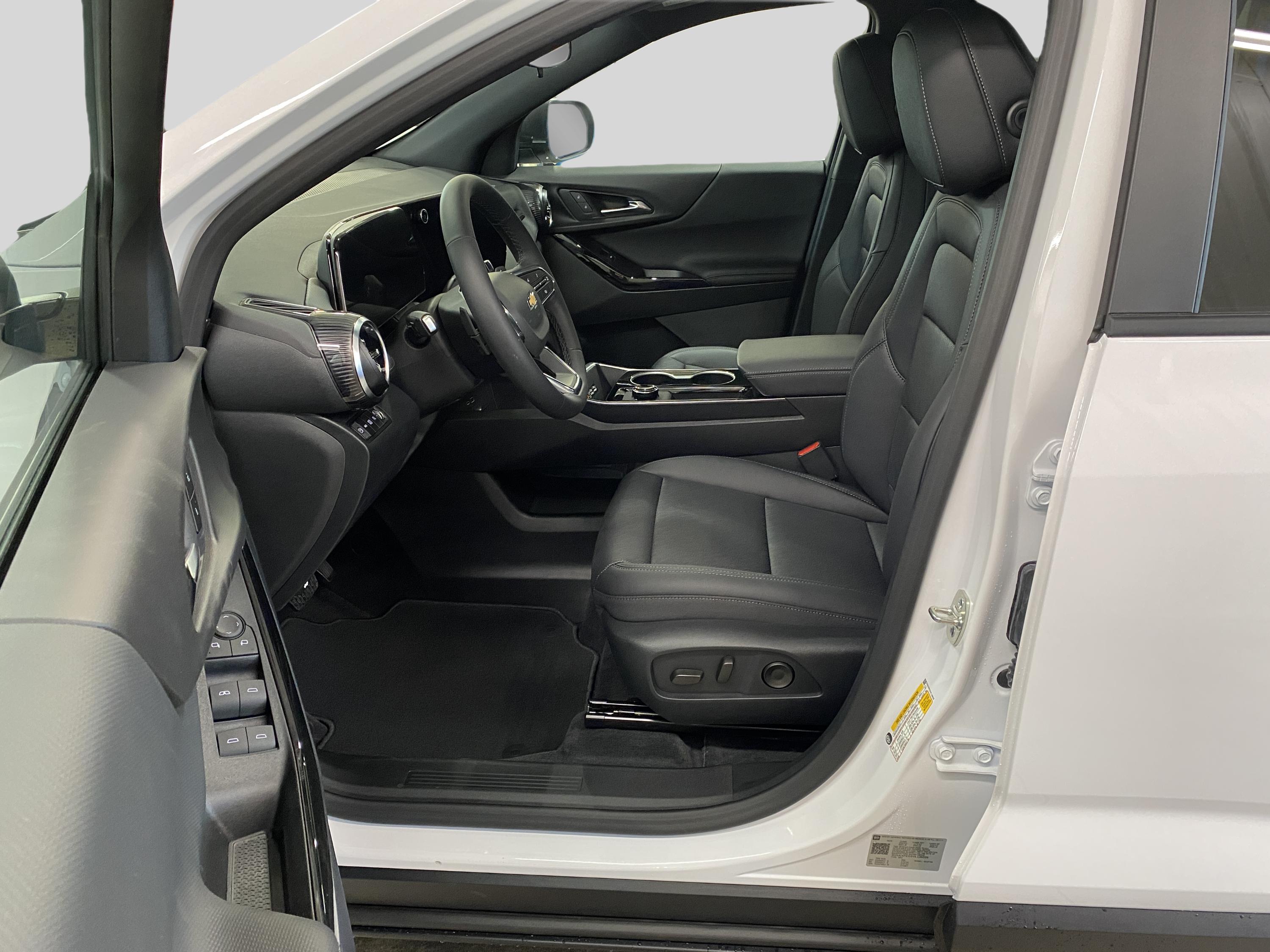 2027 Chevrolet Equinox LT - Photo 13