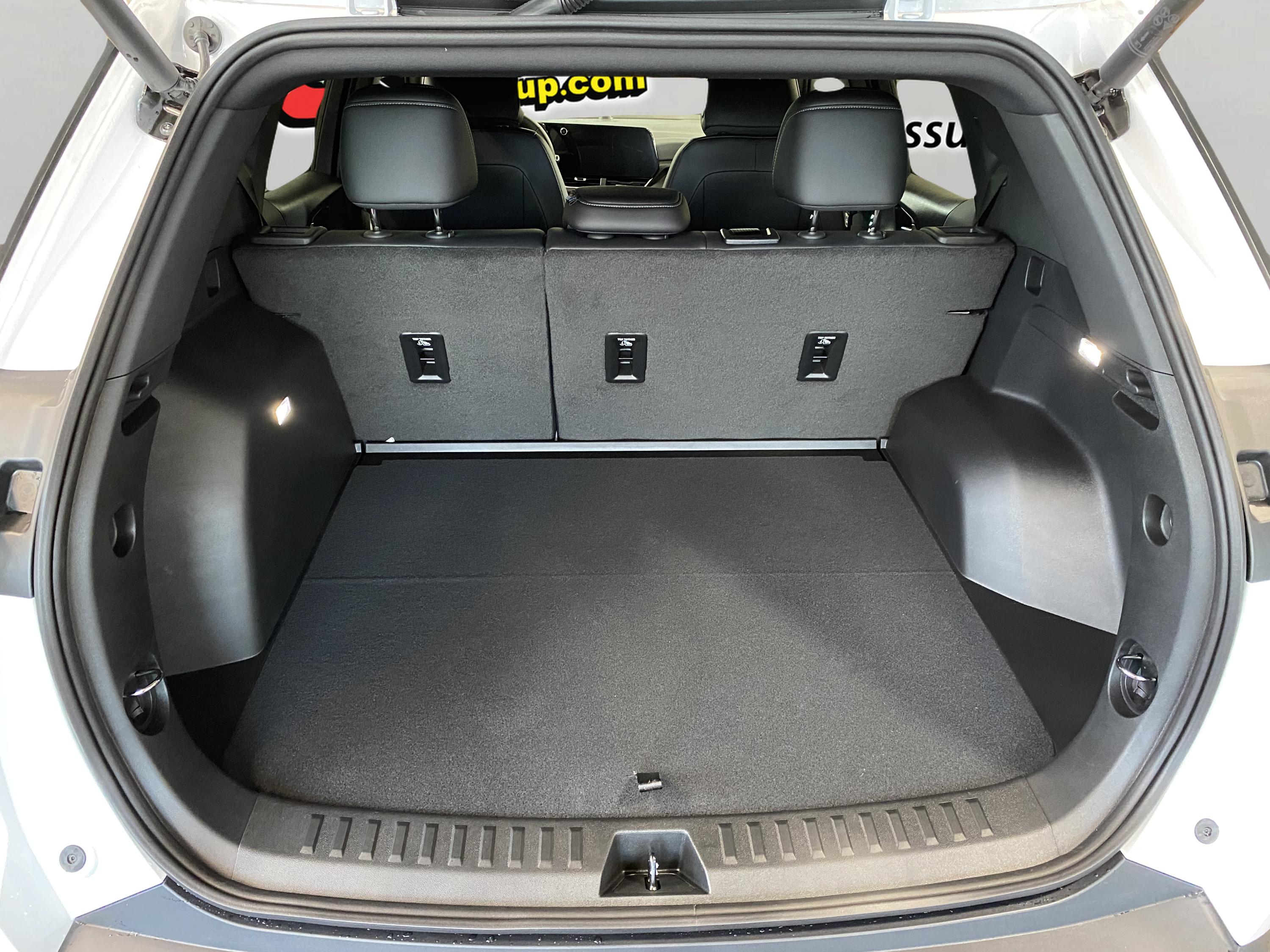 2027 Chevrolet Equinox LT - Photo 12
