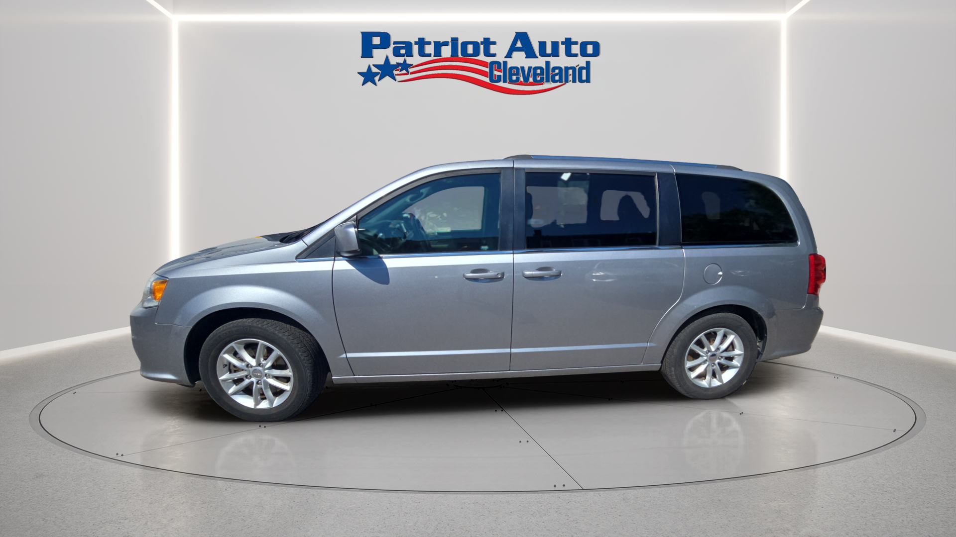 Photo 2 of 2020 Dodge Grand Caravan SXT