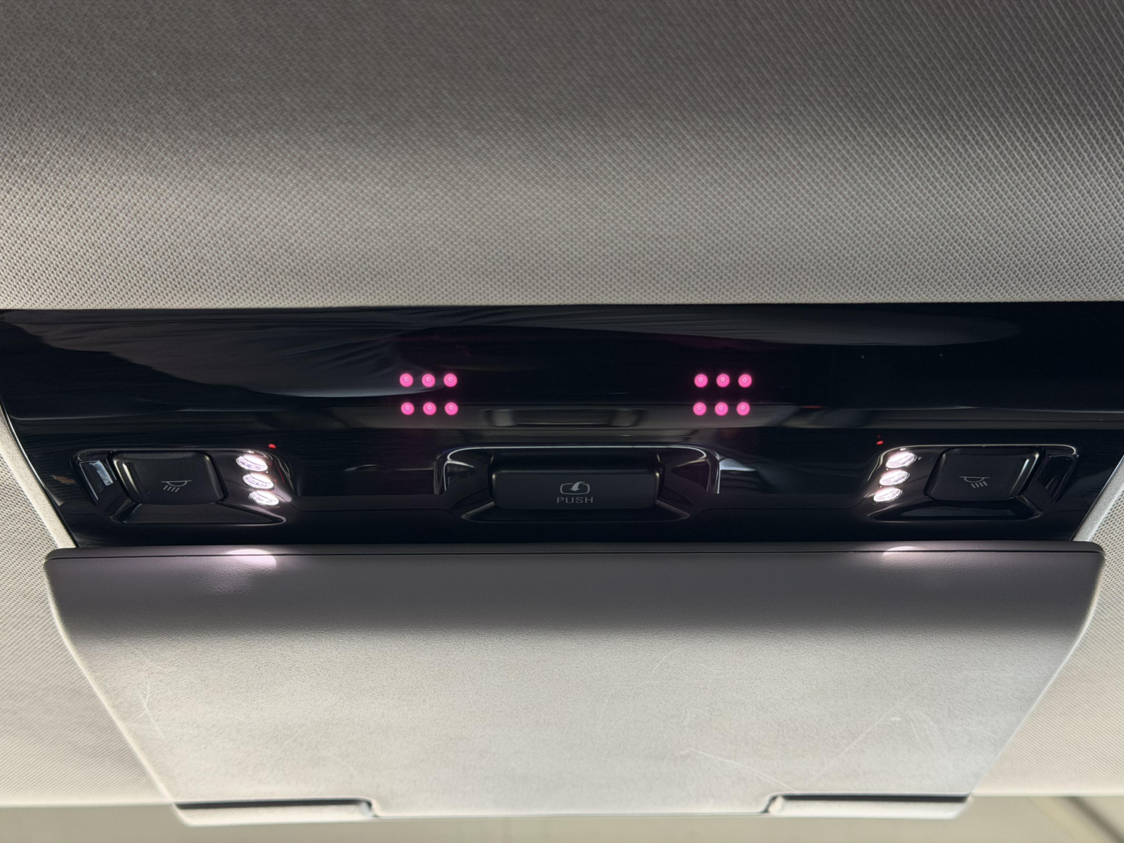 2020 Chevrolet Tahoe Premier — photo 20
