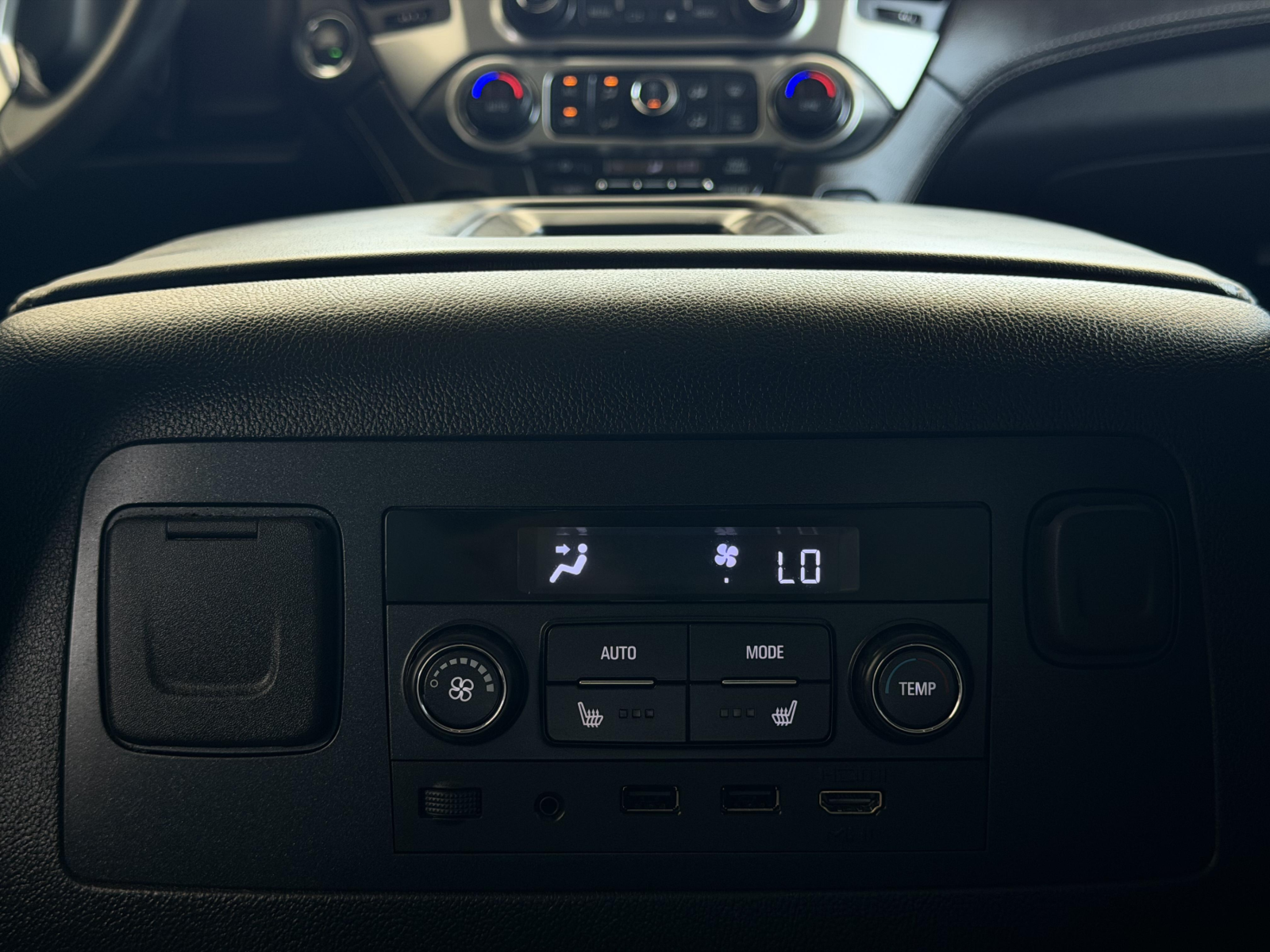 2020 Chevrolet Tahoe Premier — photo 22