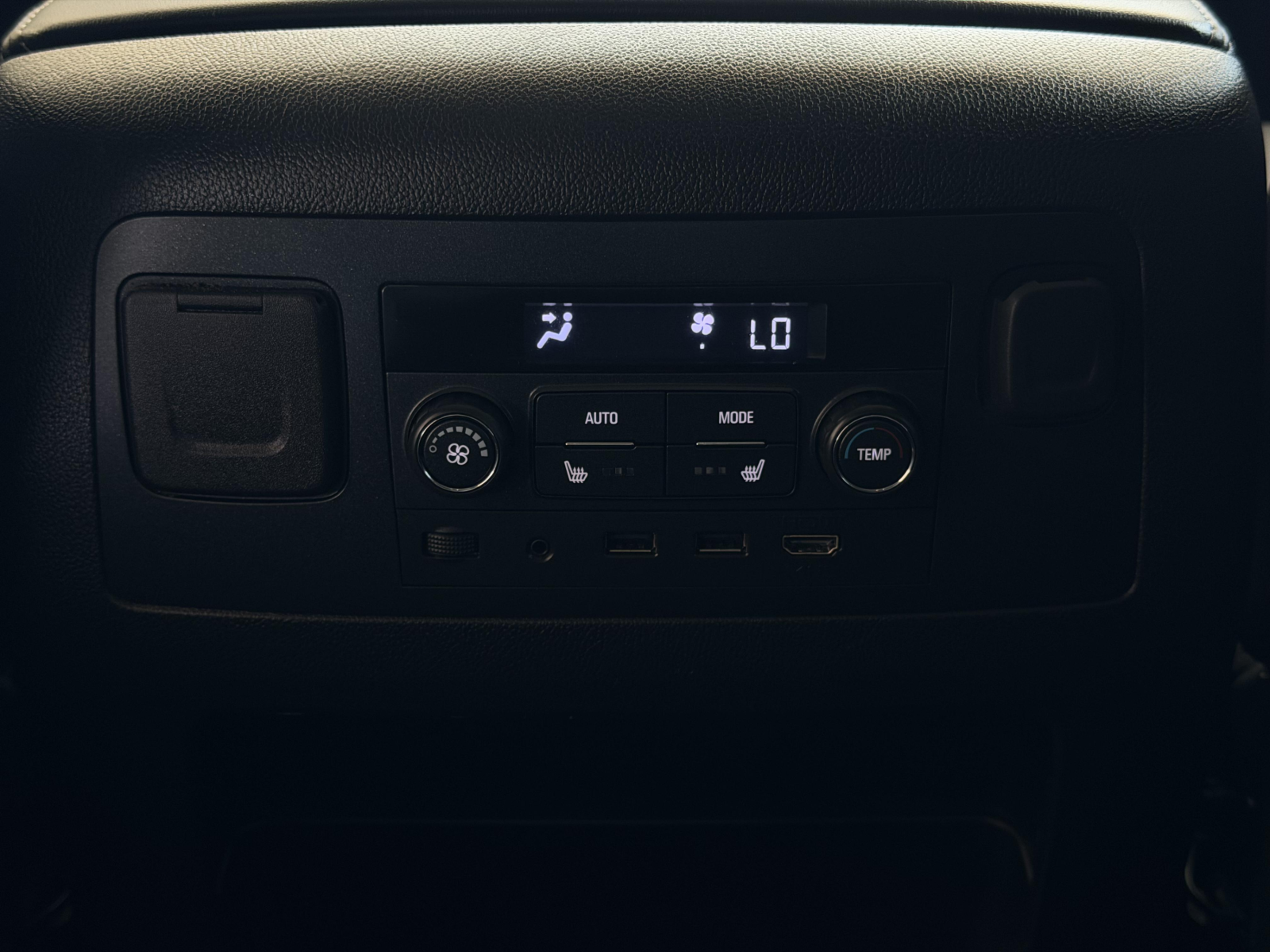 2020 Chevrolet Tahoe Premier — photo 13