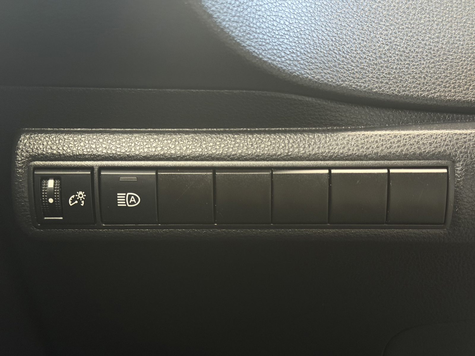 2022 Toyota Corolla LE — photo 19