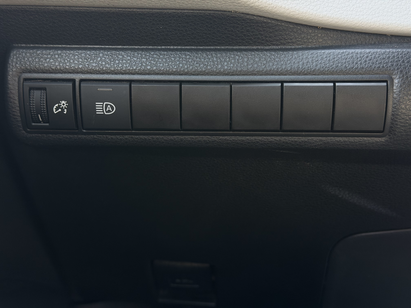 2021 Toyota Corolla LE — photo 15