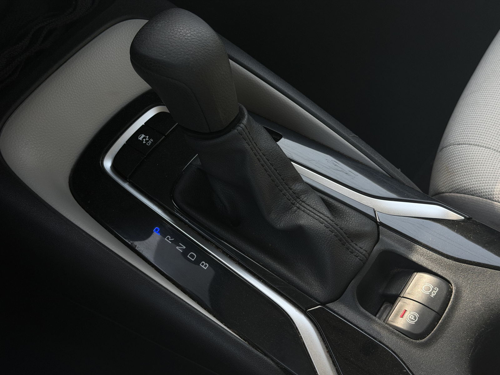 2021 Toyota Corolla LE — photo 14