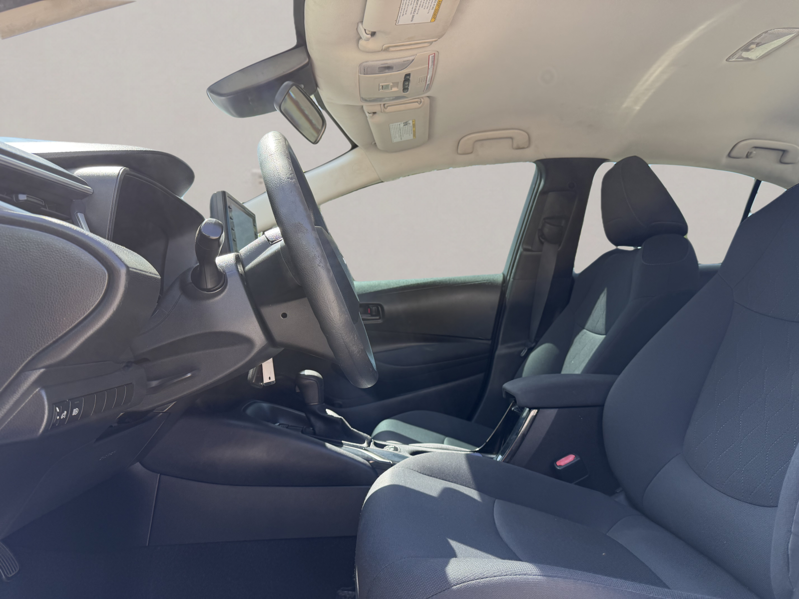 2022 Toyota Corolla LE — photo 12