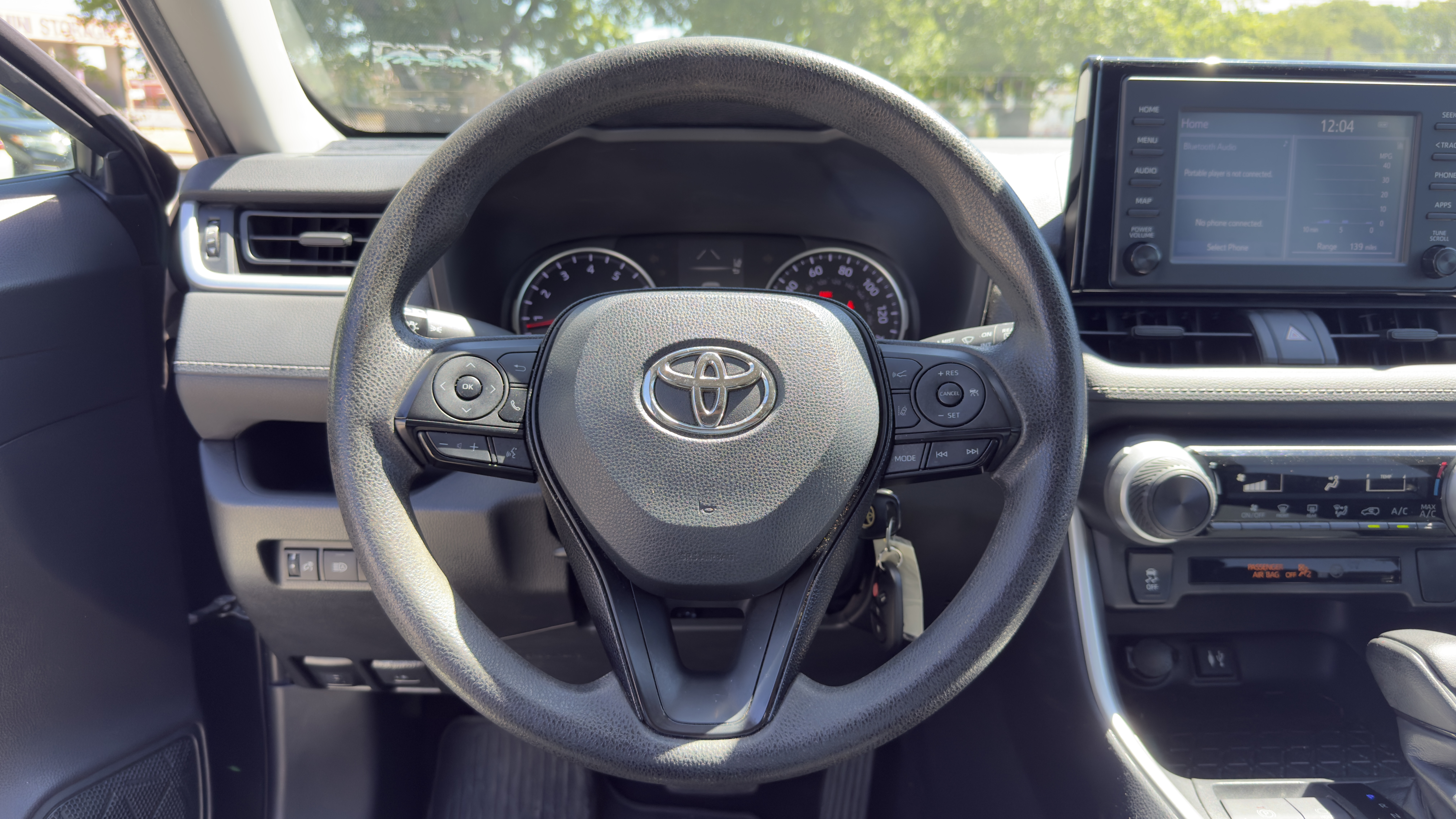 2019 Toyota Rav4 LE — photo 17