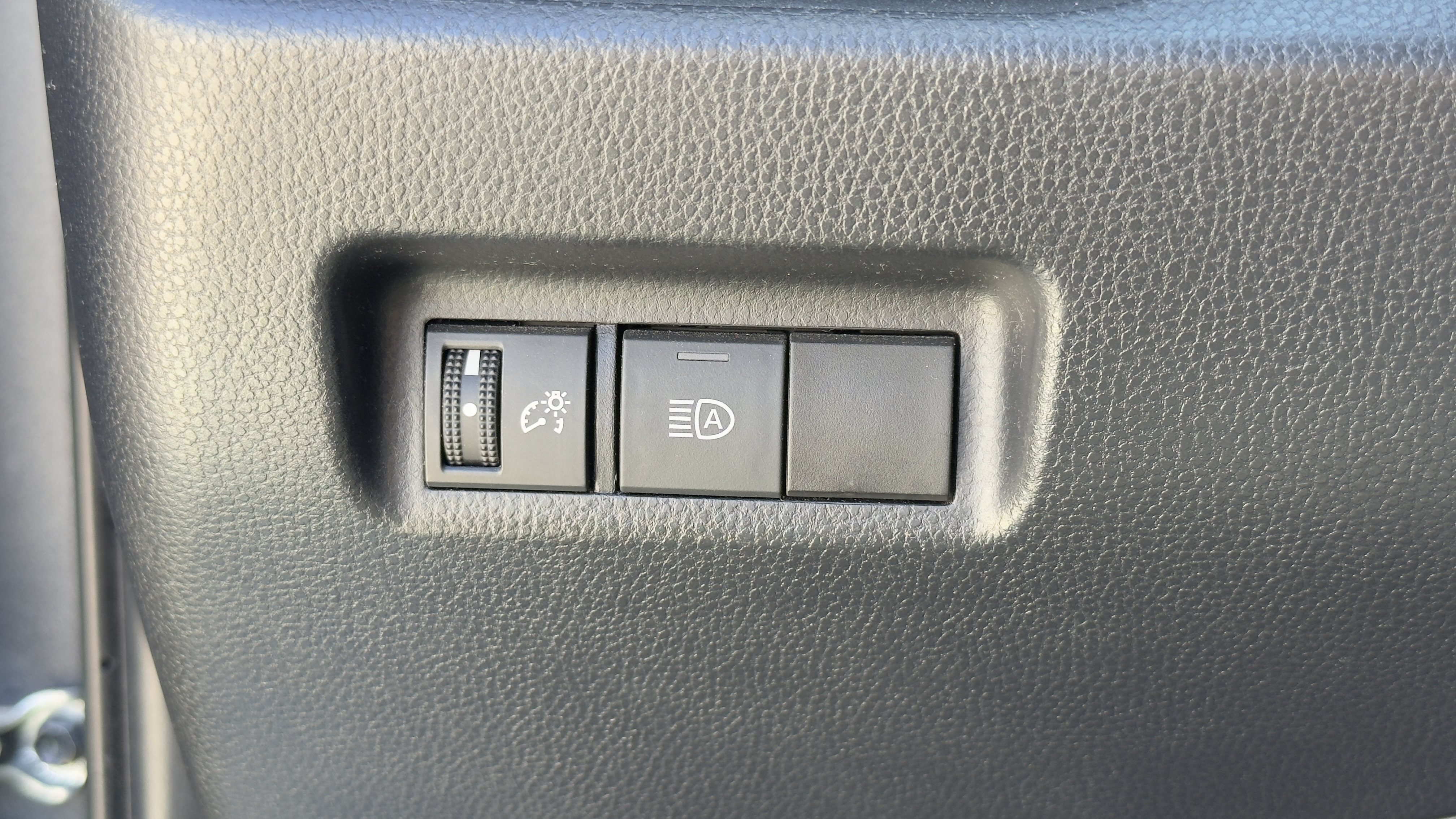 2019 Toyota Rav4 LE — photo 10