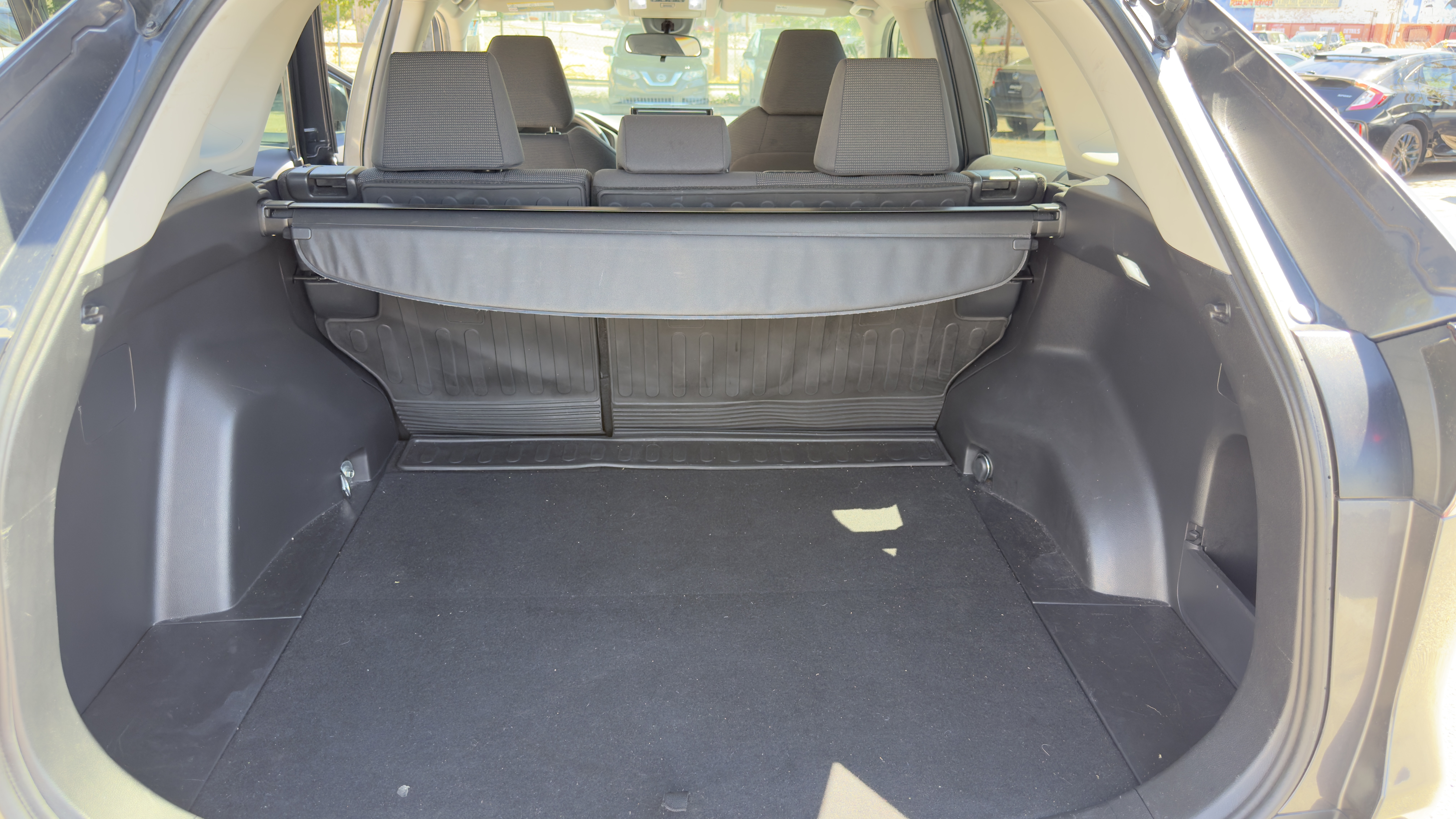 2019 Toyota Rav4 LE — photo 13