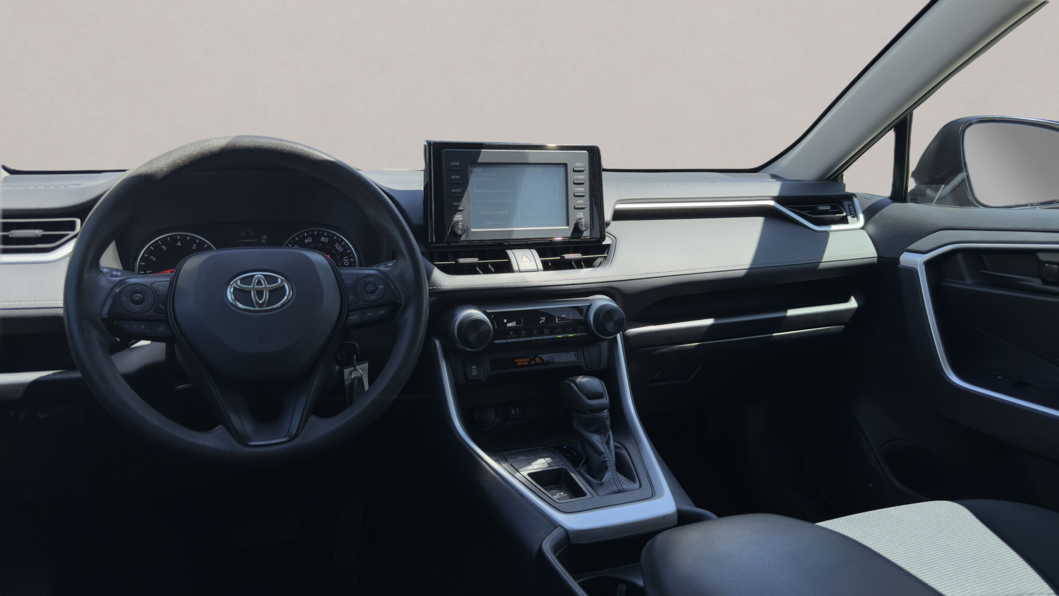 2019 Toyota Rav4 LE — photo 22