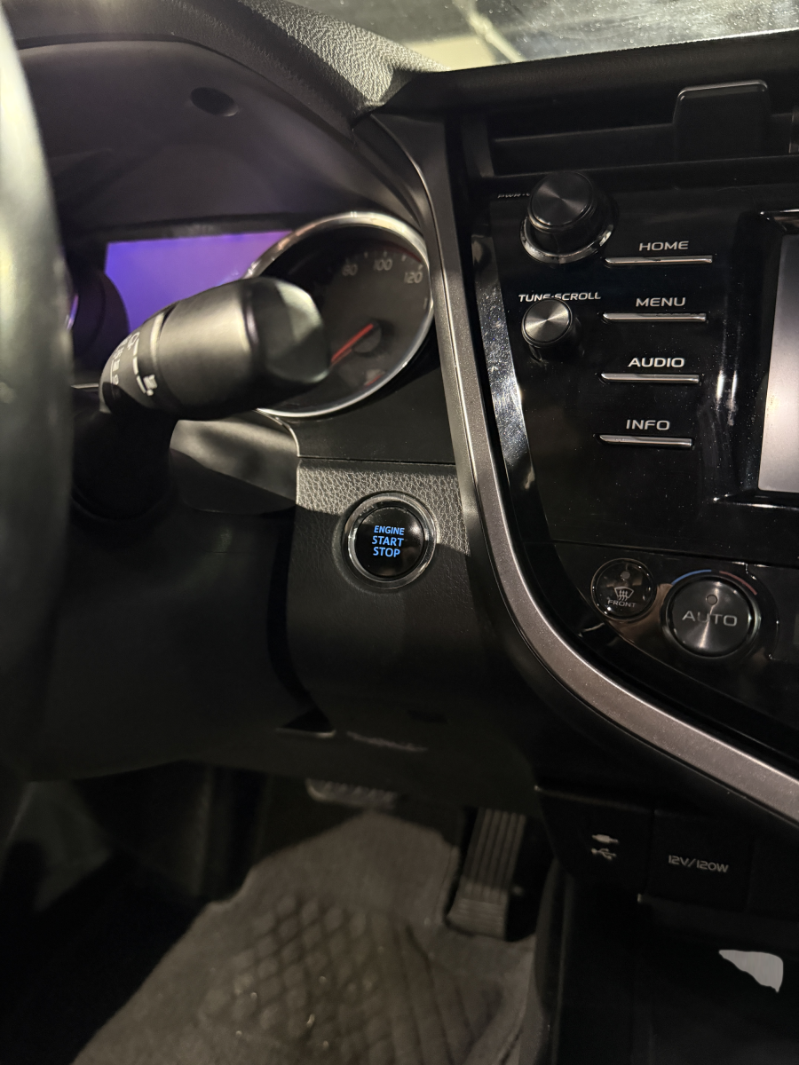 2018 Toyota Camry XSE — photo 17