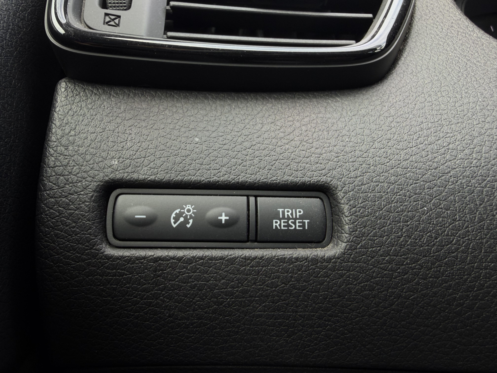 2017 Nissan Rogue  — photo 19