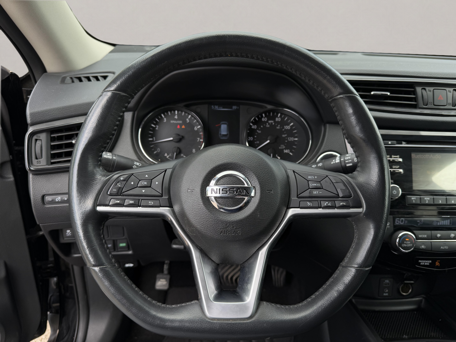 2017 Nissan Rogue  — photo 20