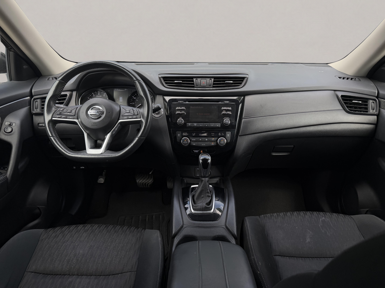2017 Nissan Rogue  — photo 17