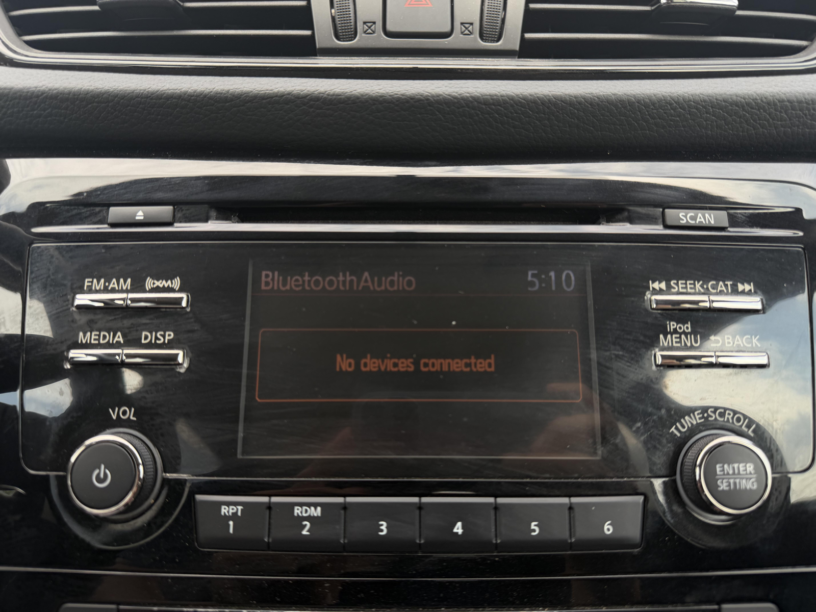 2017 Nissan Rogue  — photo 27