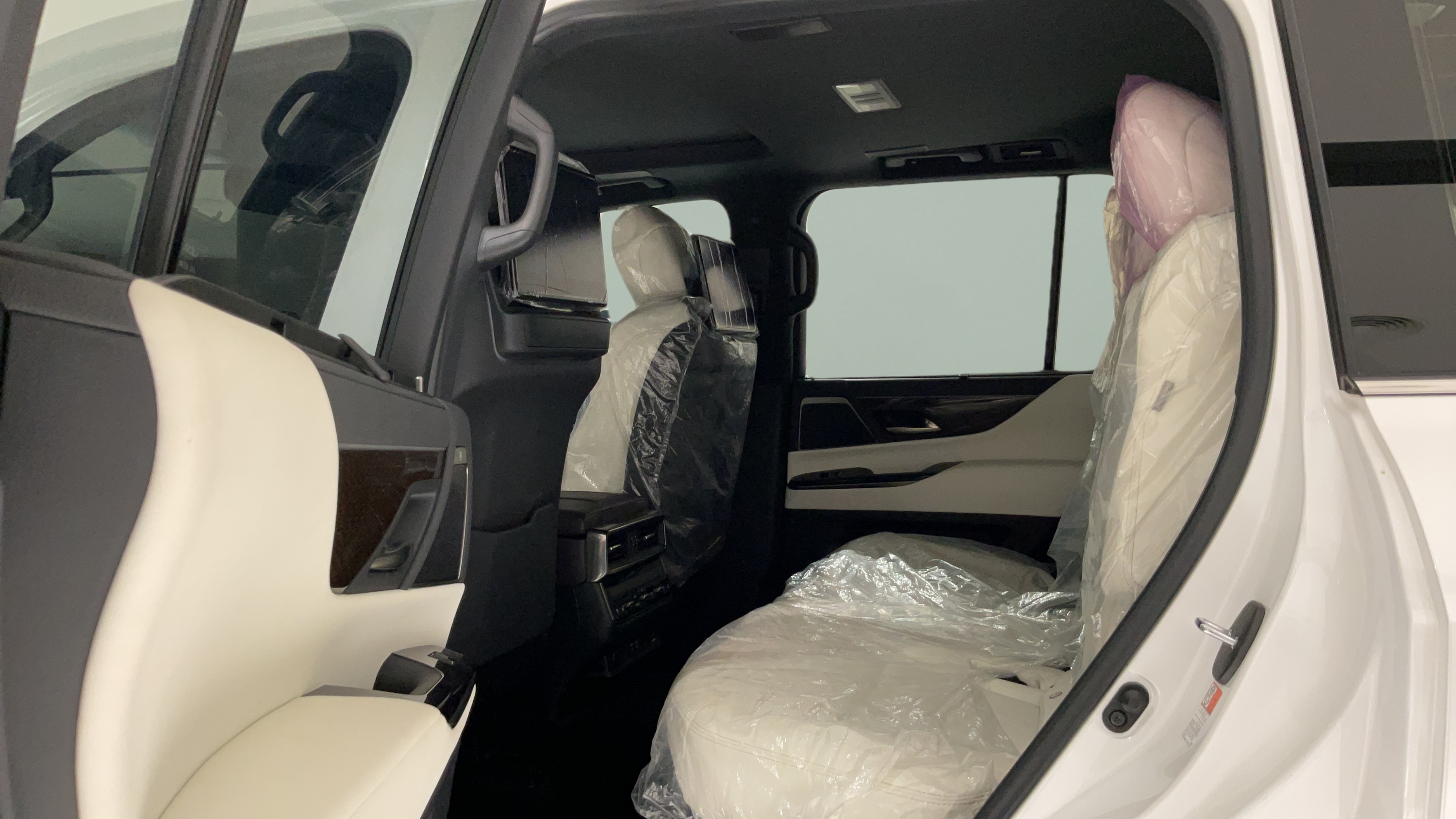 Lexus LX600