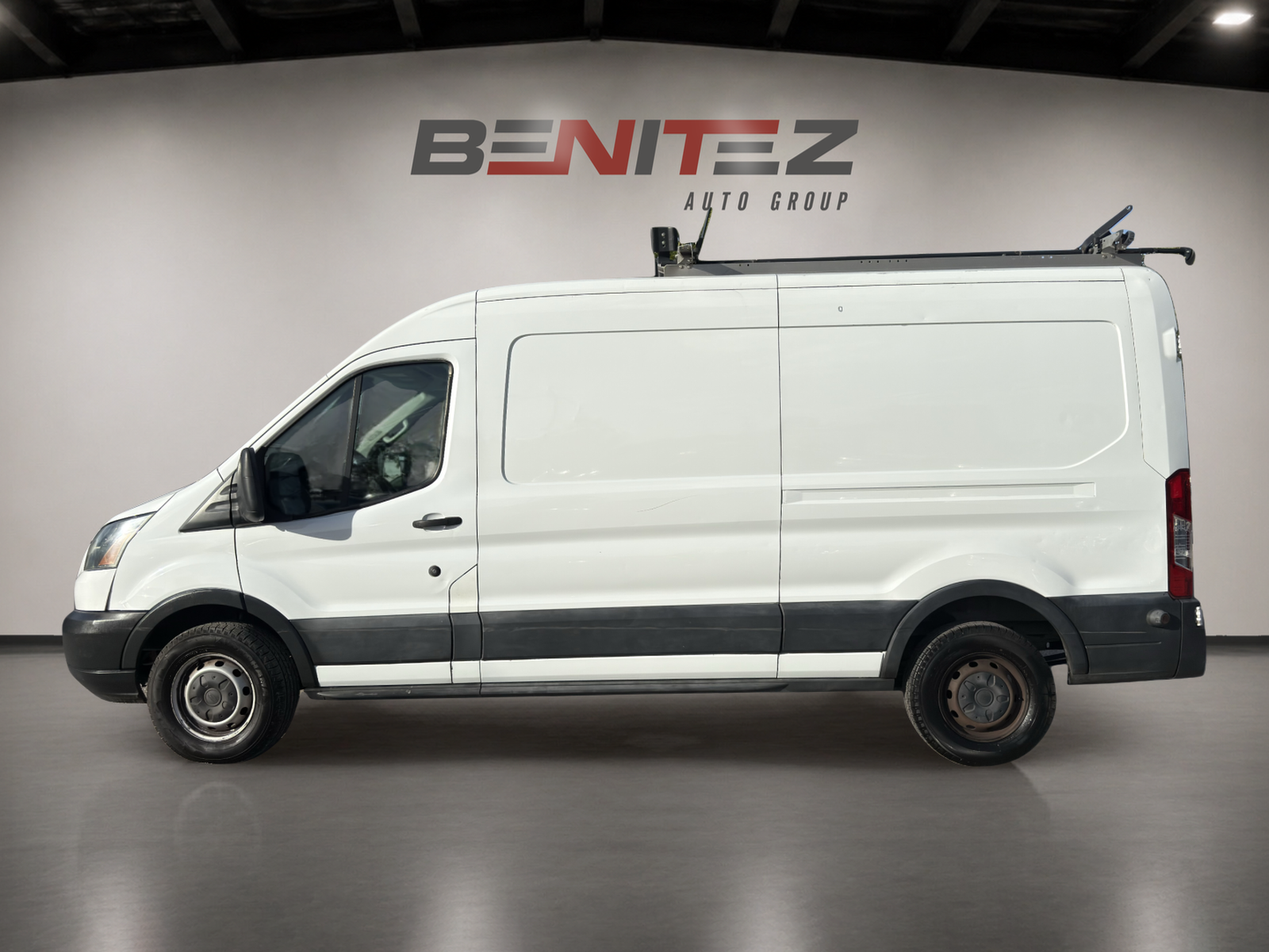 2017 Ford Transit 250 Medium Roof — photo 2
