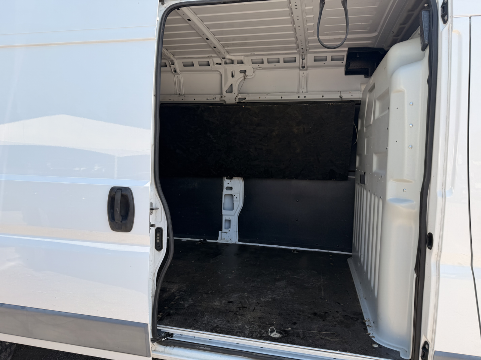 2018 Ram Promaster Cargo Van 2500 High Roof W/159" Wb Van 3d — photo 20