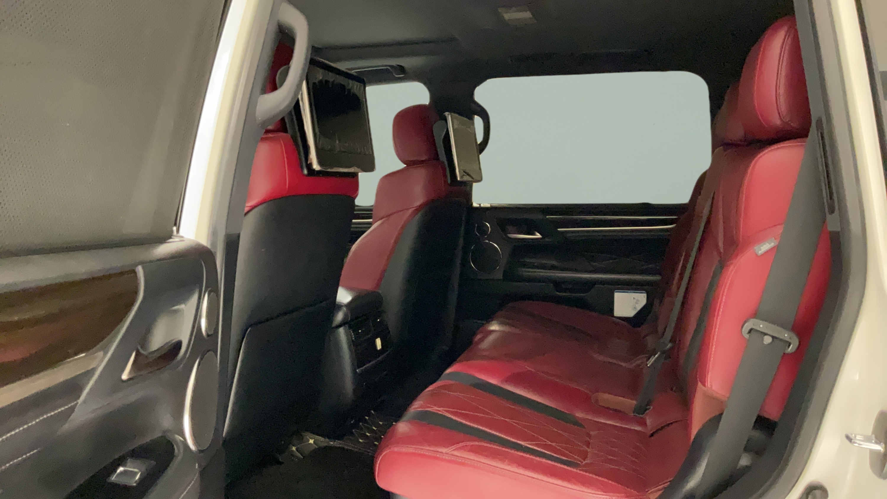 Lexus LX570